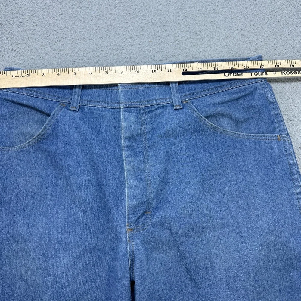 Vintage Wrangler Jeans Men's 34x26.5 Blue Light Denim Flared Pleated Work Casual
